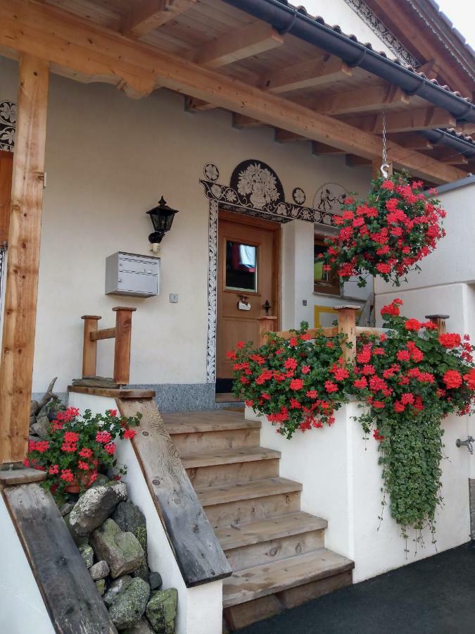 Chesa Sper L'Ovel Brail Apartment Zernez Exterior photo